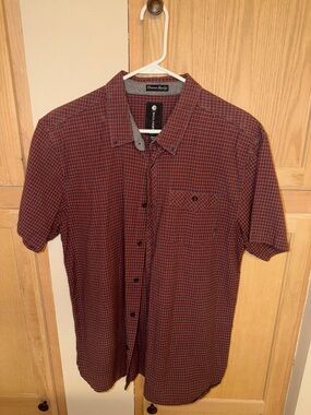 Billabong Men’s checkered dress shirt